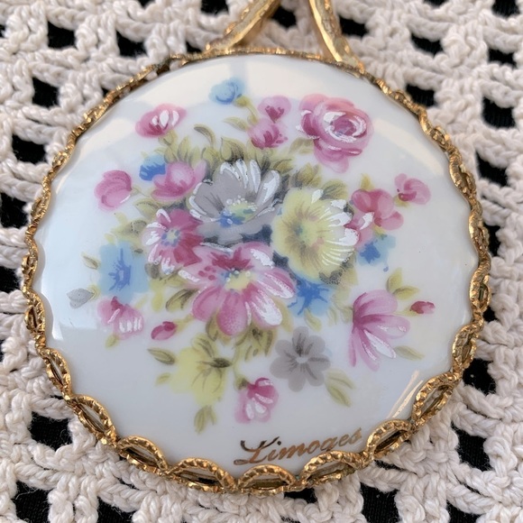 Vintage Mini Hand Held Porcelain Gold Tone Mirror by Limoges - Picture 5 of 6